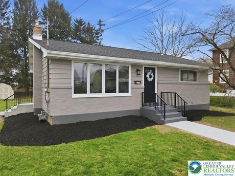 Photo of 2218 2nd Street, Wilson Boro, PA 18042 (MLS # 774875)