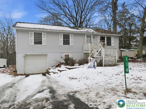 Photo of 114 Carol Road, Middle Smithfield Twp, PA 18302 (MLS # 770263)