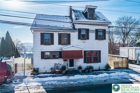 Photo of 722 Wolf Avenue, Easton, PA 18042 (MLS # 770885)