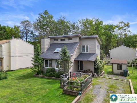 Photo of 5009 Woodside Drive, Coolbaugh Twp, PA 18466 (MLS # 764505) Photo of 5009 Woodside Drive, Coolbaugh Twp, PA 18466 (MLS # 764505)