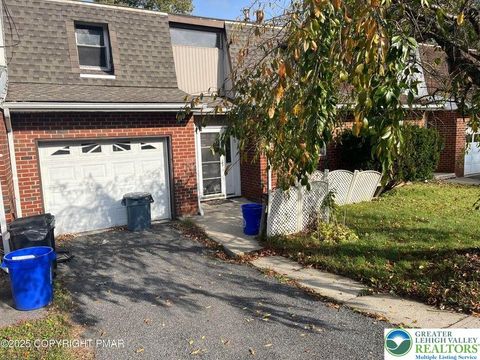 Photo of 148 Vista Drive, Easton, PA 18042 (MLS # 766959) Photo of 148 Vista Drive, Easton, PA 18042 (MLS # 766959)