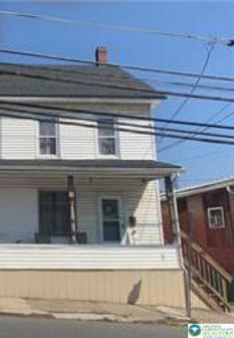 Photo of 525 Pennsylvania Avenue, Bangor Boro, PA 18013 (MLS # 775241)