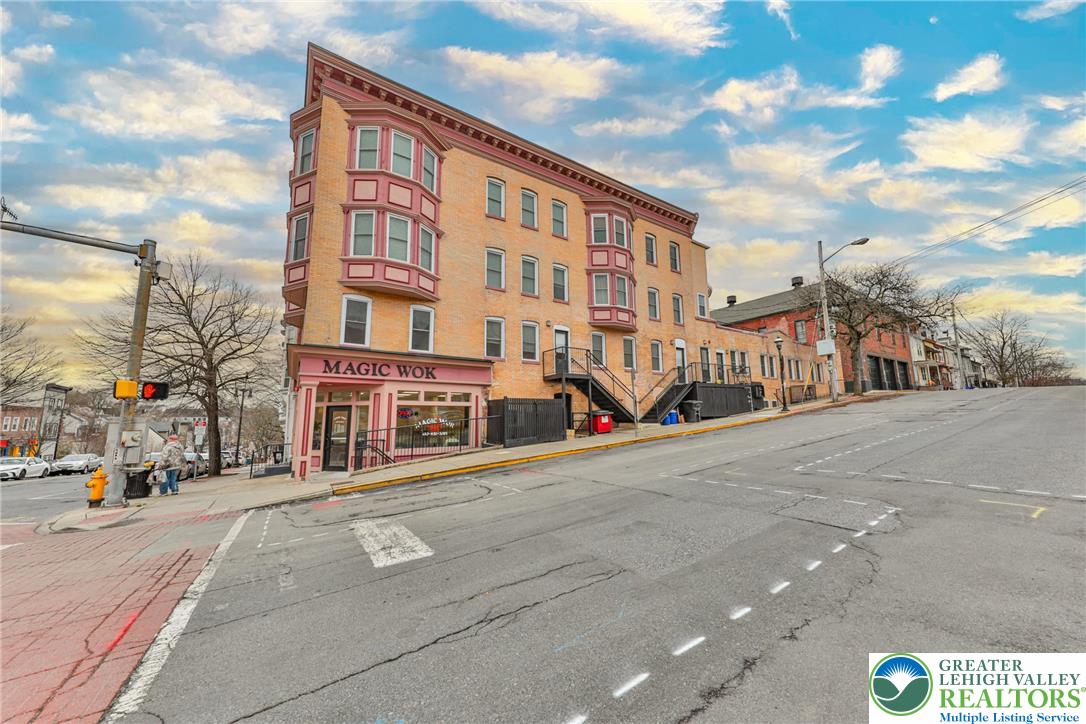 601 Northampton Street 402