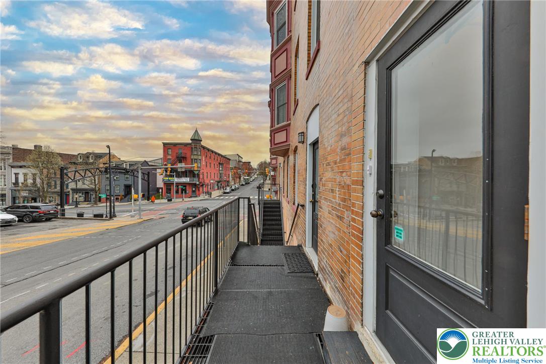 601 Northampton Street 402