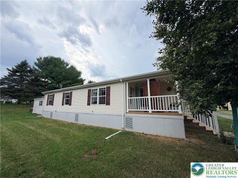 Mobile Home For Sale - 4442 Grey Wolf Lane<br/> South Whitehall Twp, PA 18069