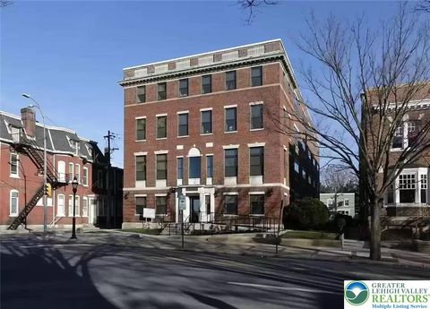 Photo of 528 N New Street #10, Bethlehem, PA 18018 (MLS # 767926)