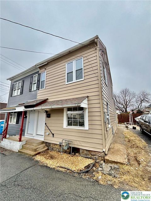 Photo of 11 Early Street, Wilson Boro, PA 18042 (MLS # 772807)