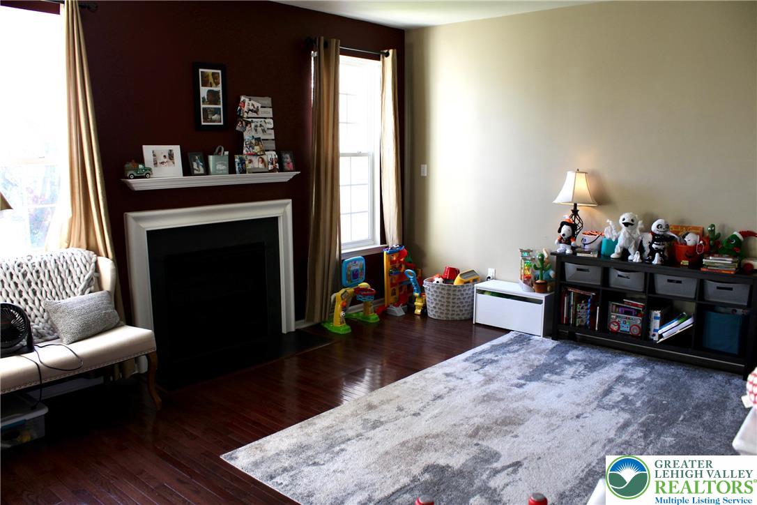 Upper Nazareth Twp, Pennsylvania 18064, United States, 3 Bedrooms Bedrooms, ,3 BathroomsBathrooms,Residential,Active,202929