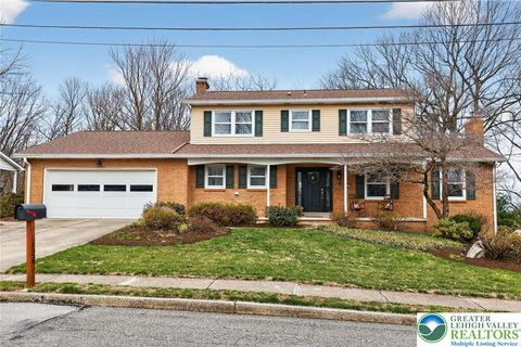 Photo of 126 Hillcrest Drive S, Macungie Boro, PA 18062 (MLS # 773892)