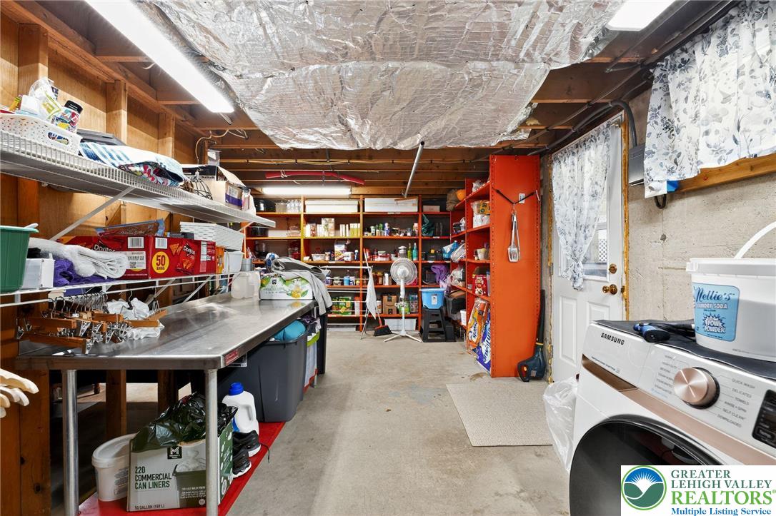 North Whitehall Twp, Pennsylvania 18069, United States, 3 Bedrooms Bedrooms, ,2 BathroomsBathrooms,Residential,Active,229432