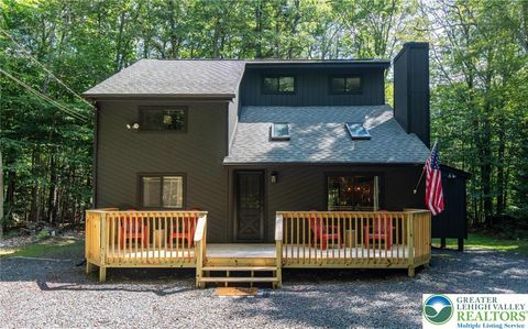 Photo of 433 Berry Lane, Tobyhanna Twp, PA 18347 (MLS # 764195) Photo of 433 Berry Lane, Tobyhanna Twp, PA 18347 (MLS # 764195)