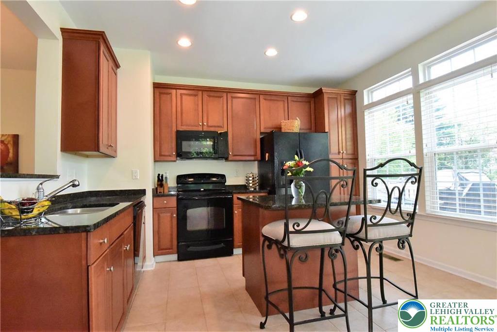 1600 Oakridge Lane