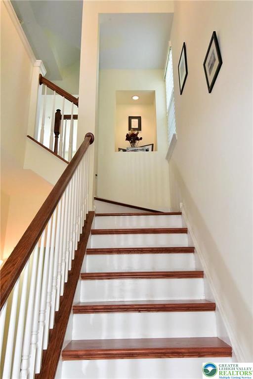 1600 Oakridge Lane
