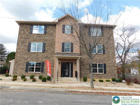 Photo of 1513 Maple Street #201, Bethlehem, PA 18017 (MLS # 766733)