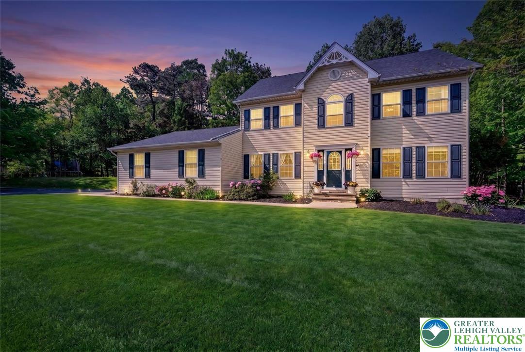 915 Mundy Lane