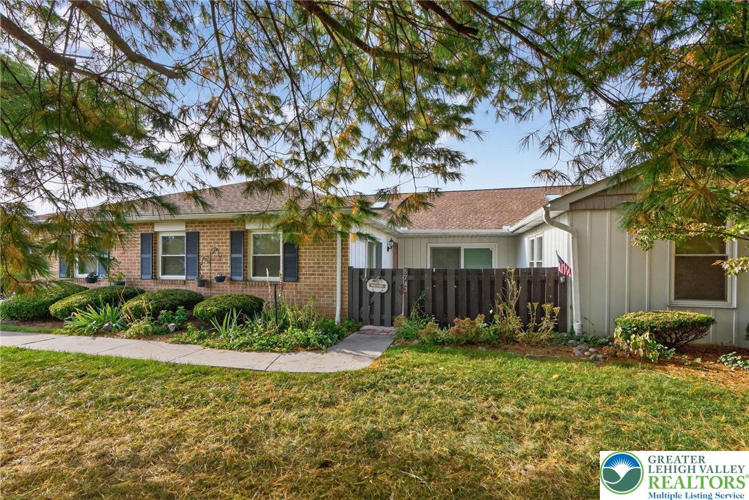 Lower Macungie Twp, Pennsylvania 18062, United States, 2 Bedrooms Bedrooms, ,2 BathroomsBathrooms,Residential,Pending,253219