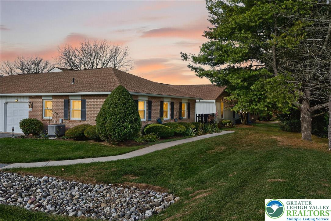 Lower Macungie Twp, Pennsylvania 18062, United States, 2 Bedrooms Bedrooms, ,2 BathroomsBathrooms,Residential,Pending,253219