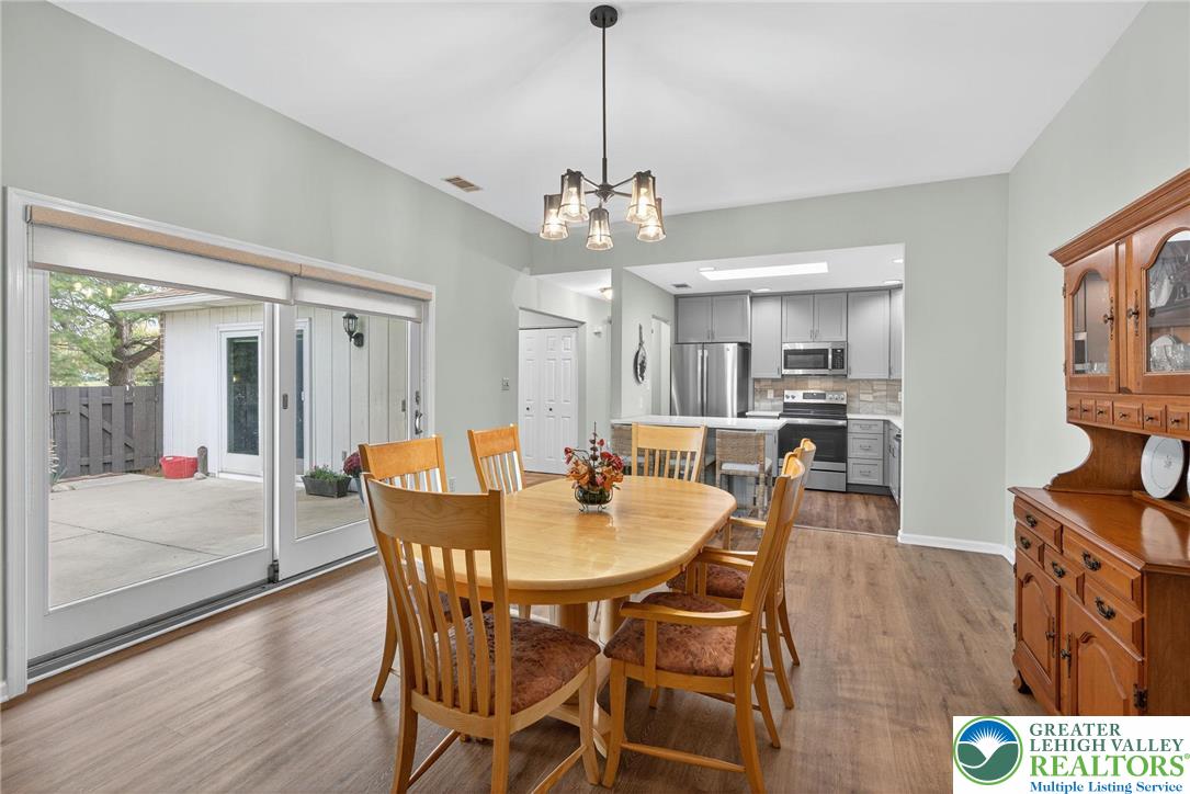 Lower Macungie Twp, Pennsylvania 18062, United States, 2 Bedrooms Bedrooms, ,2 BathroomsBathrooms,Residential,Pending,253219