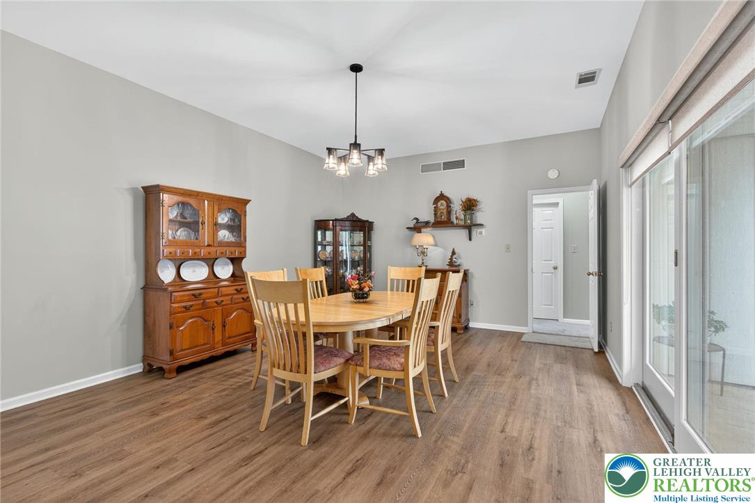 Lower Macungie Twp, Pennsylvania 18062, United States, 2 Bedrooms Bedrooms, ,2 BathroomsBathrooms,Residential,Pending,253219