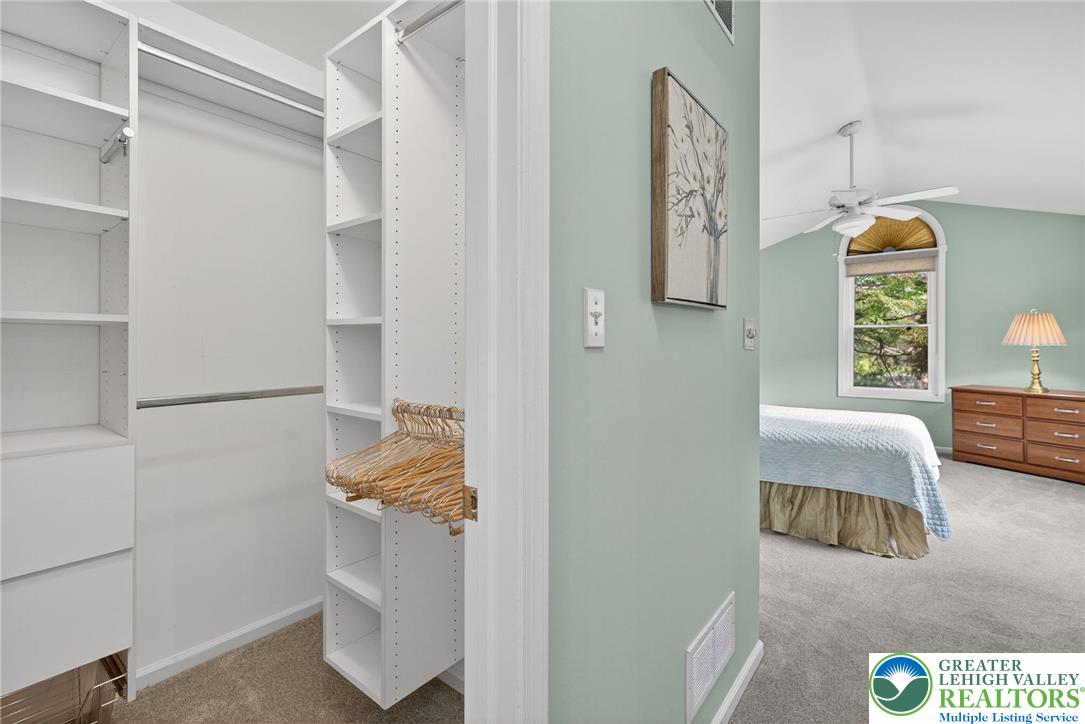 Lower Macungie Twp, Pennsylvania 18062, United States, 2 Bedrooms Bedrooms, ,2 BathroomsBathrooms,Residential,Pending,253219