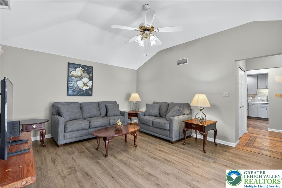 Lower Macungie Twp, Pennsylvania 18062, United States, 2 Bedrooms Bedrooms, ,2 BathroomsBathrooms,Residential,Pending,253219