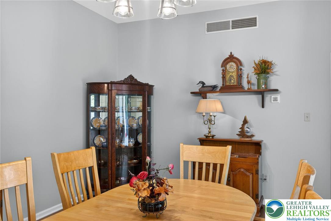 Lower Macungie Twp, Pennsylvania 18062, United States, 2 Bedrooms Bedrooms, ,2 BathroomsBathrooms,Residential,Pending,253219