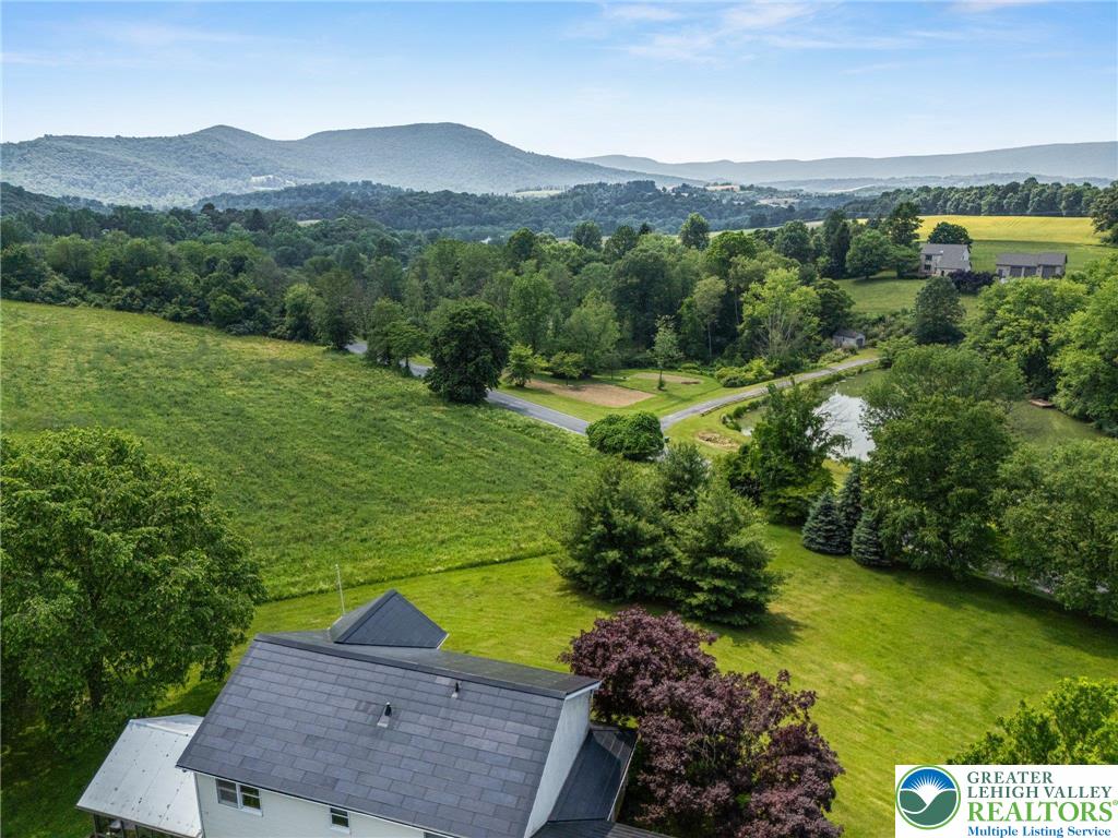 Pennsylvania 19539, United States, 4 Bedrooms Bedrooms, ,3 BathroomsBathrooms,Residential,Pending,156658