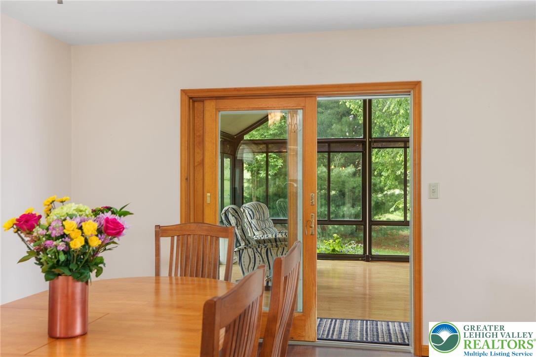 Pennsylvania 19539, United States, 4 Bedrooms Bedrooms, ,3 BathroomsBathrooms,Residential,Pending,156658