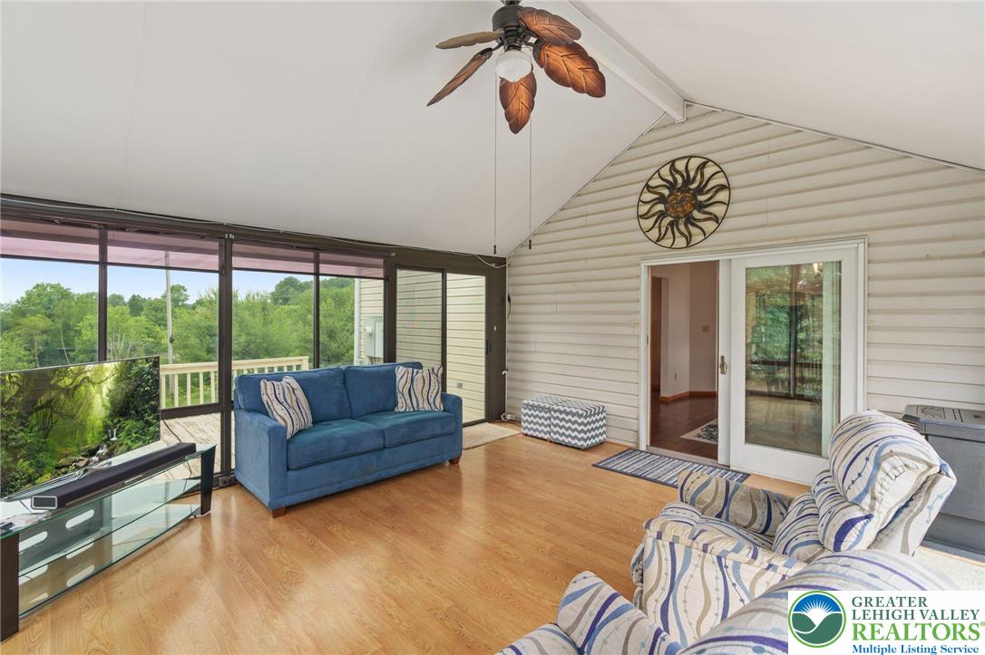 Pennsylvania 19539, United States, 4 Bedrooms Bedrooms, ,3 BathroomsBathrooms,Residential,Pending,156658