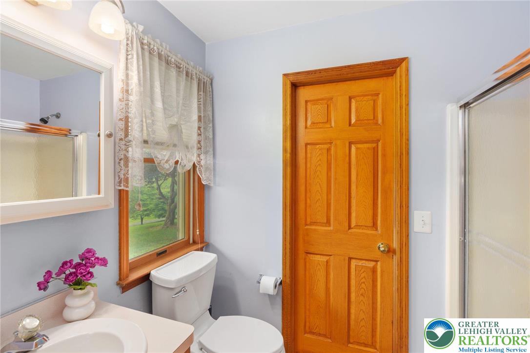 Pennsylvania 19539, United States, 4 Bedrooms Bedrooms, ,3 BathroomsBathrooms,Residential,Pending,156658