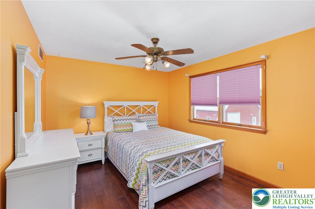 Pennsylvania 19539, United States, 4 Bedrooms Bedrooms, ,3 BathroomsBathrooms,Residential,Pending,156658