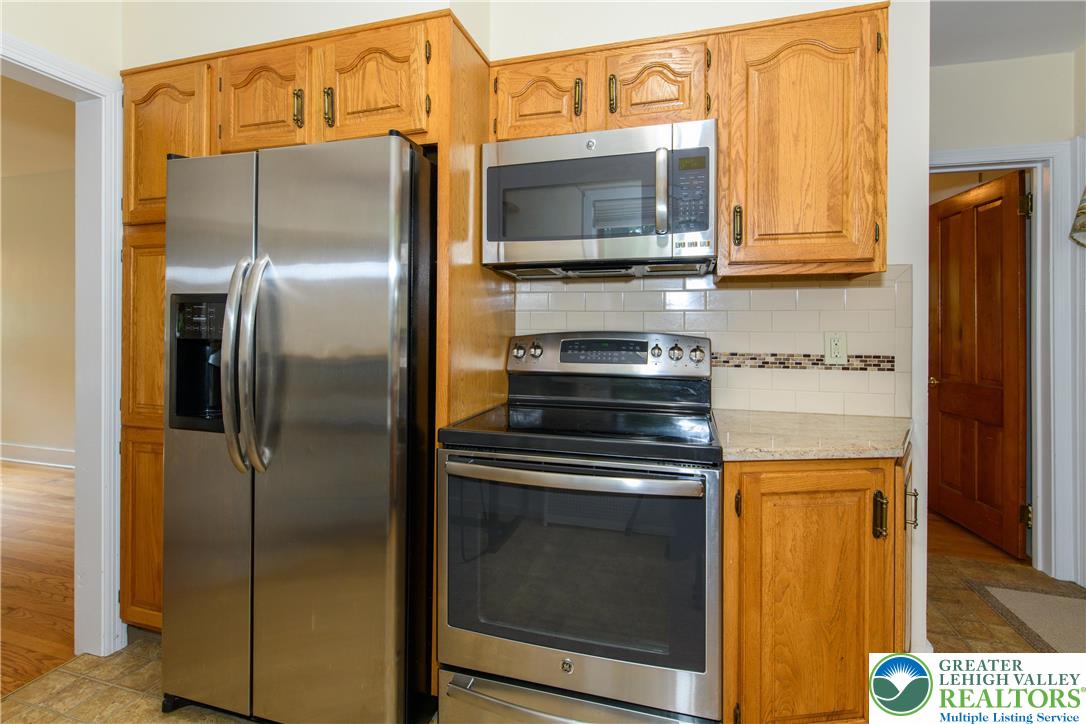 South Whitehall Twp, Pennsylvania 18104, United States, 3 Bedrooms Bedrooms, ,1 BathroomBathrooms,Residential,Active,241209