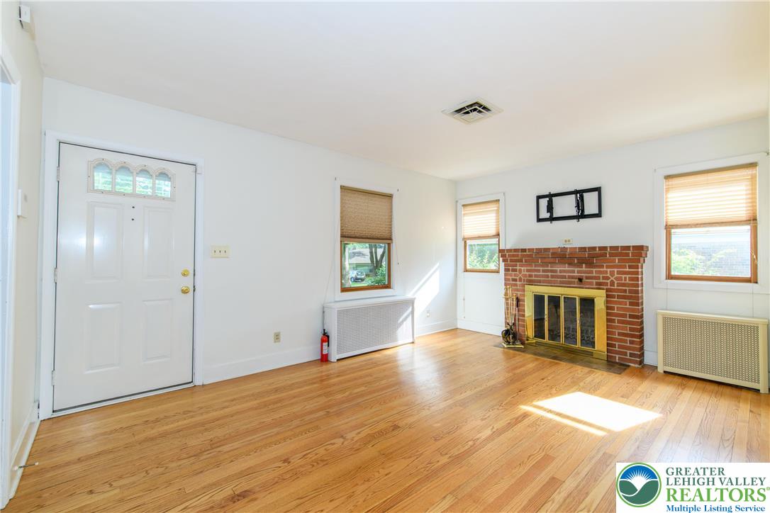 South Whitehall Twp, Pennsylvania 18104, United States, 3 Bedrooms Bedrooms, ,1 BathroomBathrooms,Residential,Active,241209