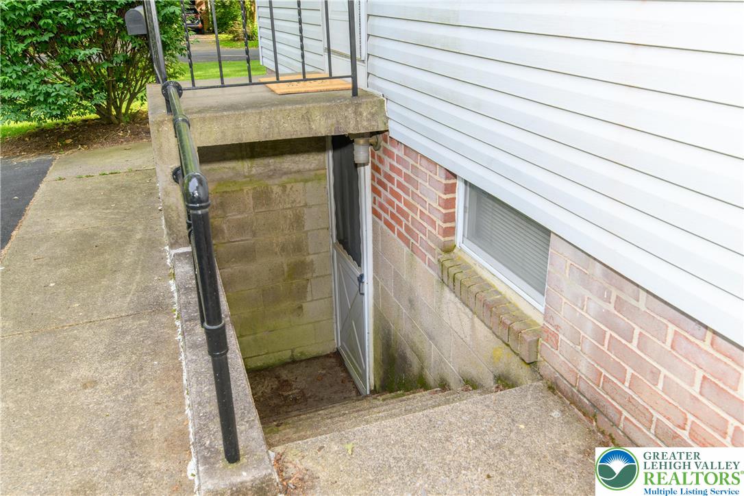 South Whitehall Twp, Pennsylvania 18104, United States, 3 Bedrooms Bedrooms, ,1 BathroomBathrooms,Residential,Active,241209