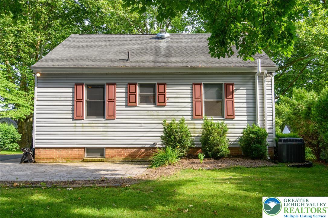 South Whitehall Twp, Pennsylvania 18104, United States, 3 Bedrooms Bedrooms, ,1 BathroomBathrooms,Residential,Active,241209