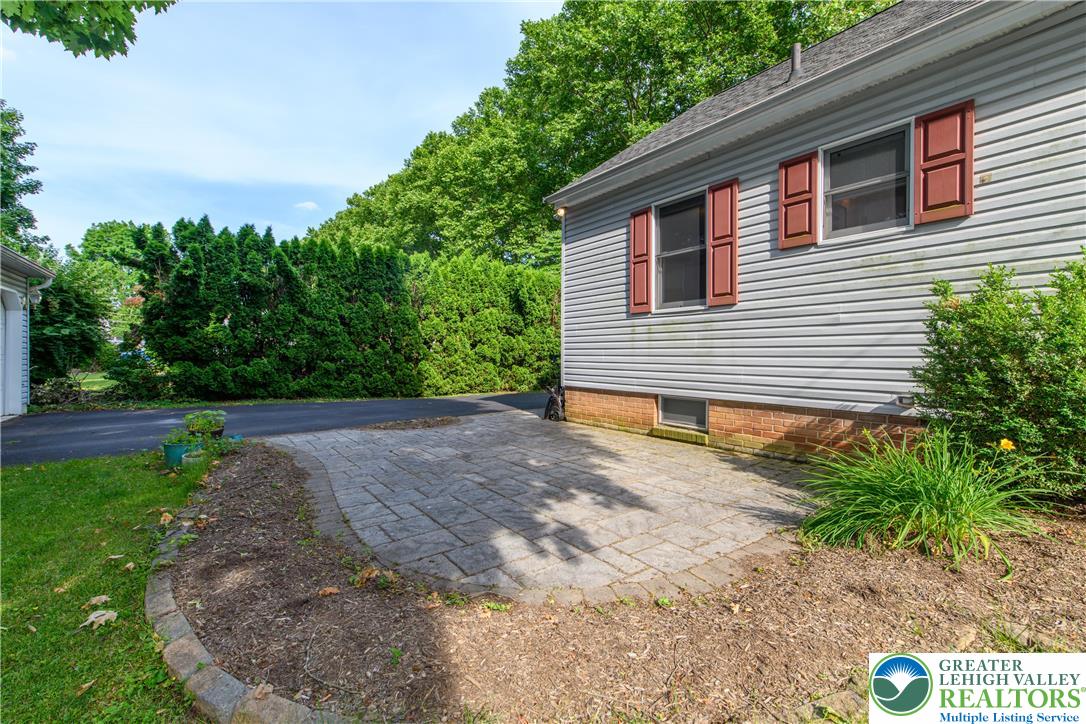 South Whitehall Twp, Pennsylvania 18104, United States, 3 Bedrooms Bedrooms, ,1 BathroomBathrooms,Residential,Active,241209