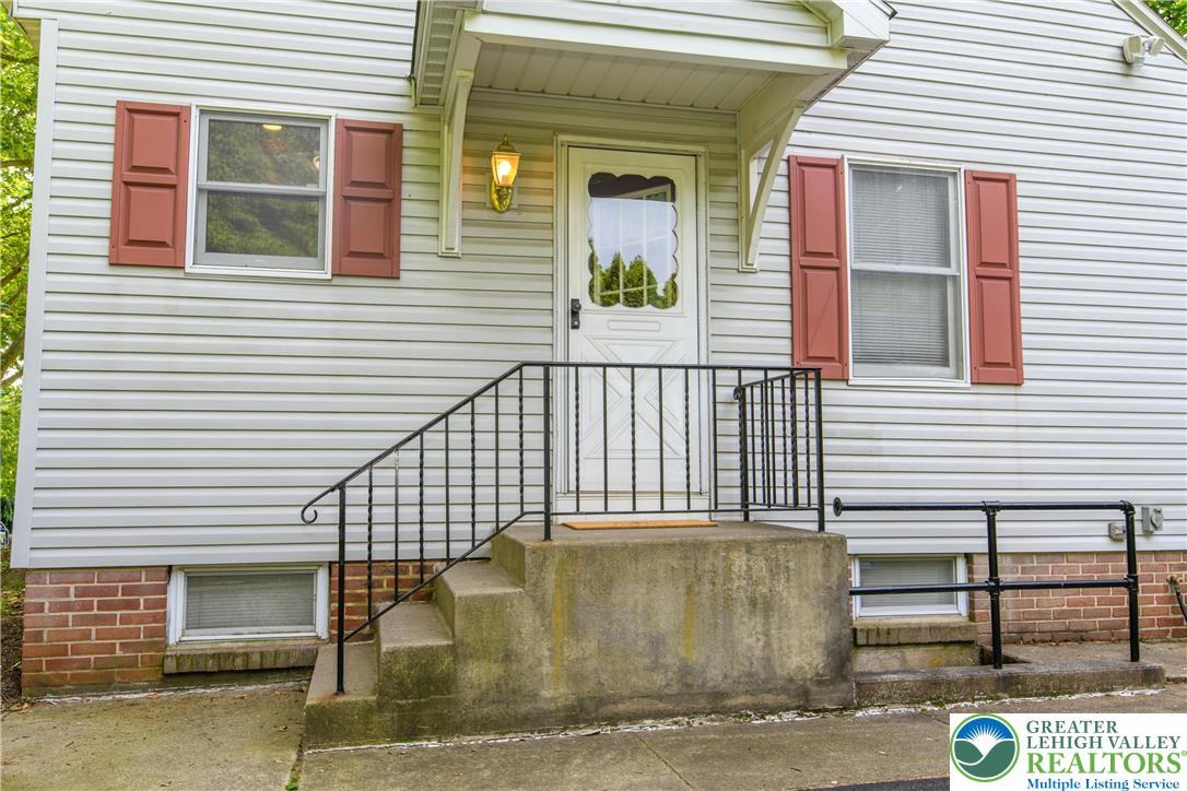 South Whitehall Twp, Pennsylvania 18104, United States, 3 Bedrooms Bedrooms, ,1 BathroomBathrooms,Residential,Active,241209