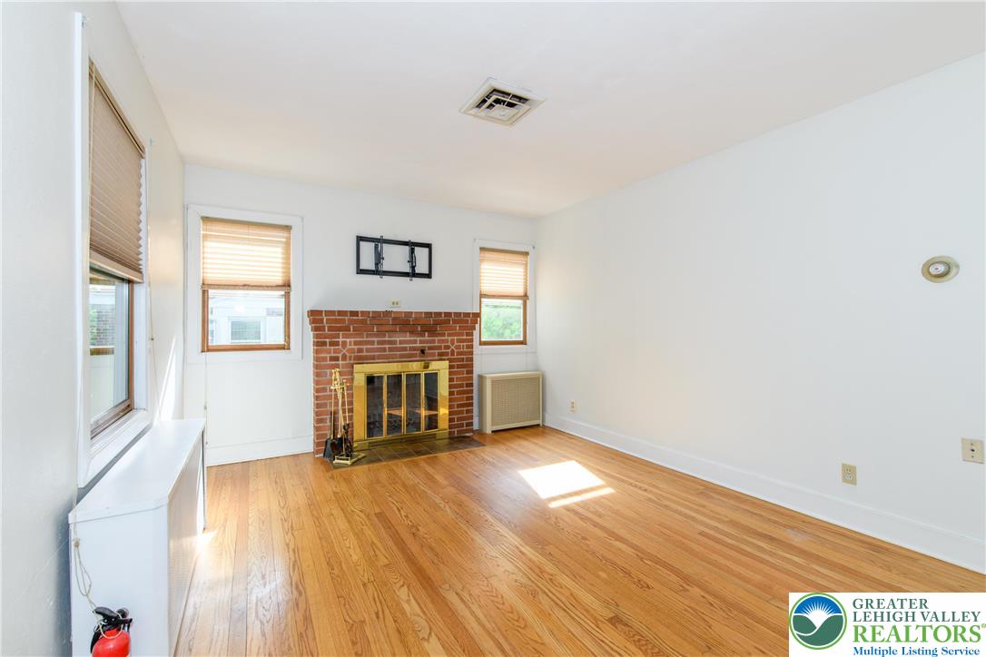 South Whitehall Twp, Pennsylvania 18104, United States, 3 Bedrooms Bedrooms, ,1 BathroomBathrooms,Residential,Active,241209