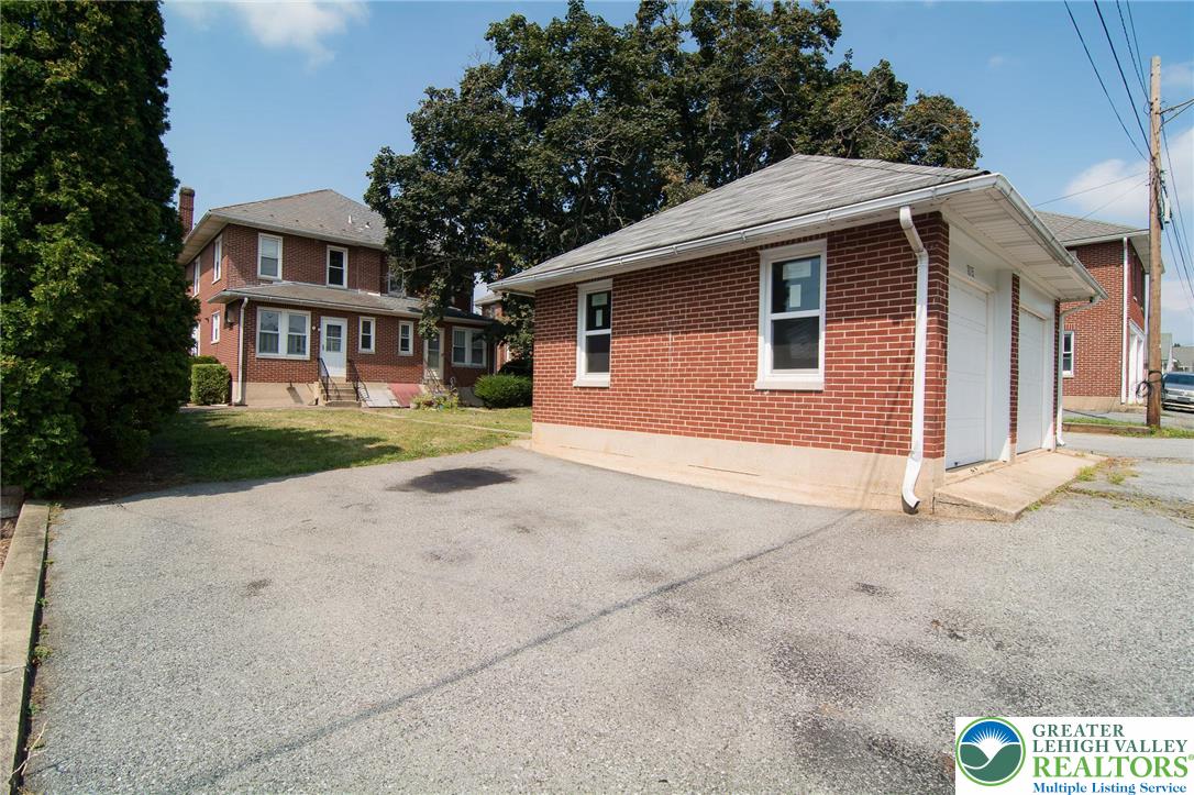 Whitehall Twp, Pennsylvania 18052, United States, 3 Bedrooms Bedrooms, ,2 BathroomsBathrooms,Residential,Pending,199720