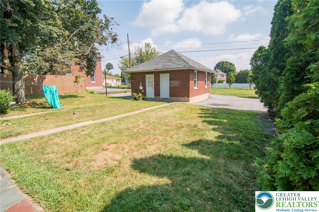 Whitehall Twp, Pennsylvania 18052, United States, 3 Bedrooms Bedrooms, ,2 BathroomsBathrooms,Residential,Pending,199720