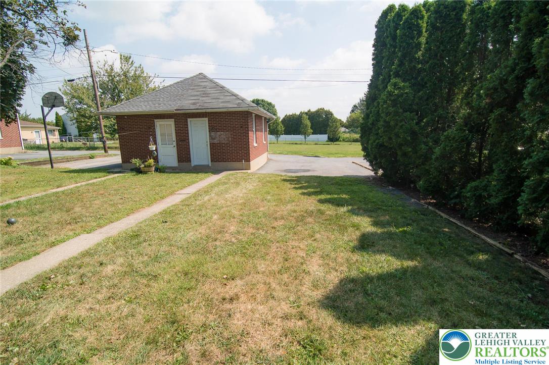 Whitehall Twp, Pennsylvania 18052, United States, 3 Bedrooms Bedrooms, ,2 BathroomsBathrooms,Residential,Pending,199720