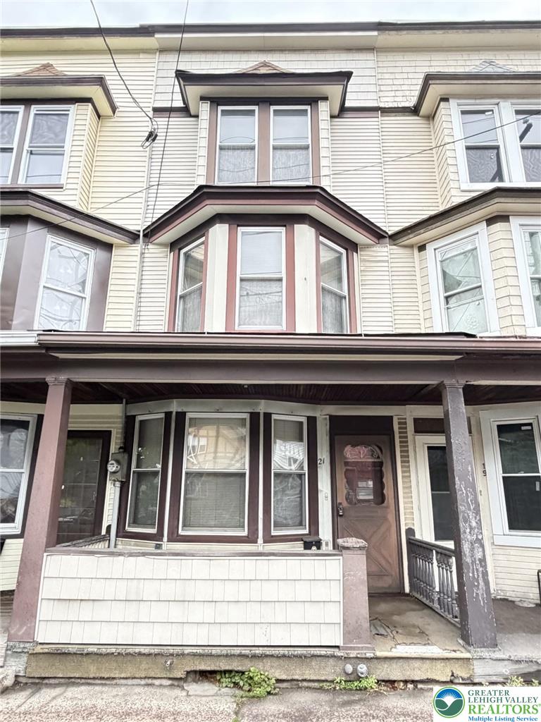 21 W Bertsch Street