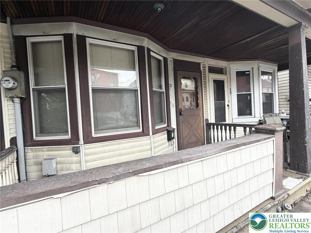 21 W Bertsch Street