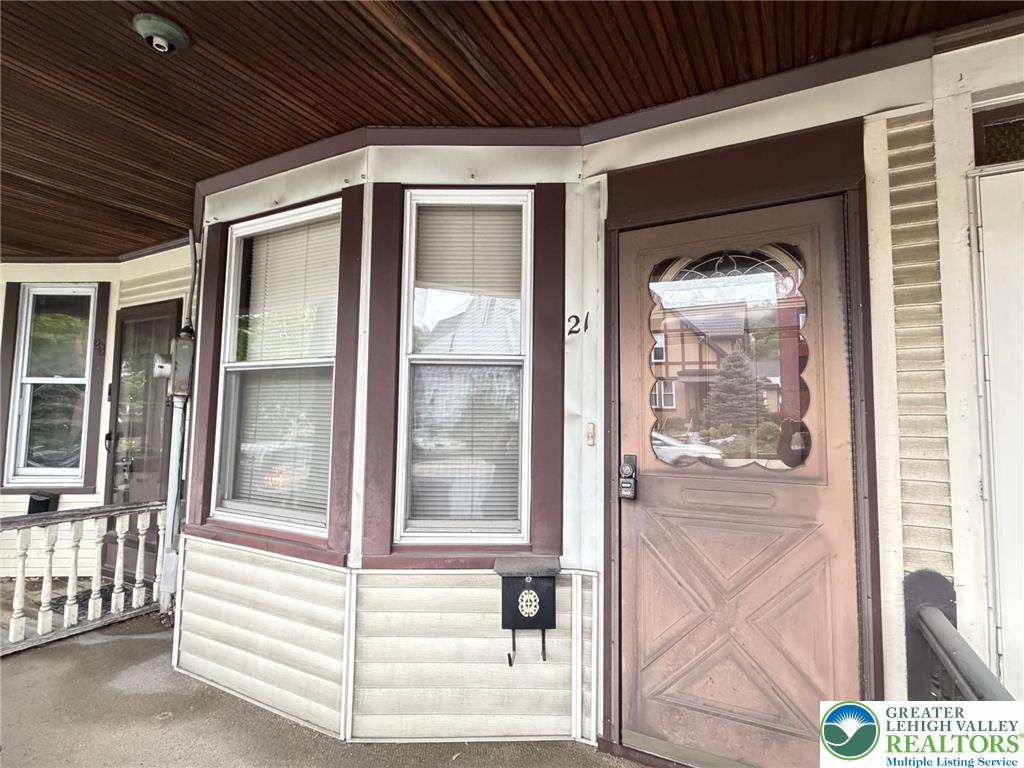 21 W Bertsch Street