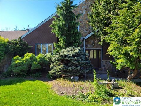 Photo of 1015 Honeysuckle Road, Lehigh Twp, PA 18088 (MLS # 763771) Photo of 1015 Honeysuckle Road, Lehigh Twp, PA 18088 (MLS # 763771)