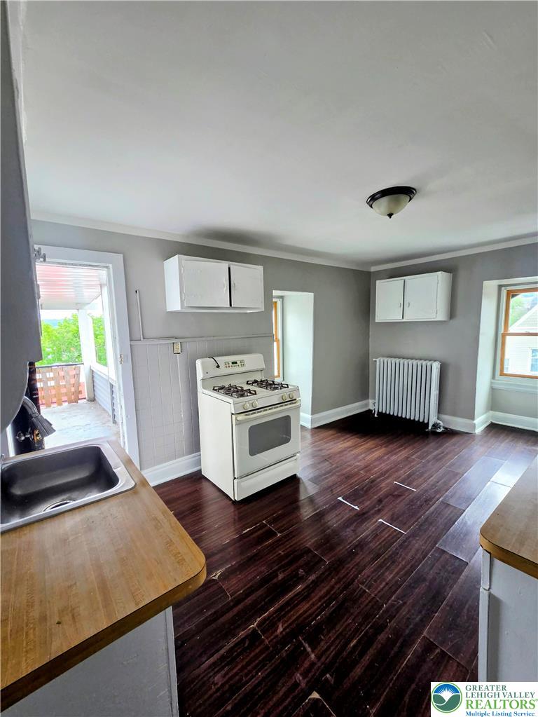 1048 W Walnut Street 3