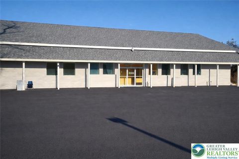 Photo of 149 Saw Mill Court #Suite 202C, Smithfield Twp, PA 18302 (MLS # 774334)