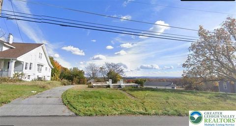 Photo of 6366 Sullivan Trail, Pen Argyl Boro, PA 18091 (MLS # 759550) Photo of 6366 Sullivan Trail, Pen Argyl Boro, PA 18091 (MLS # 759550)