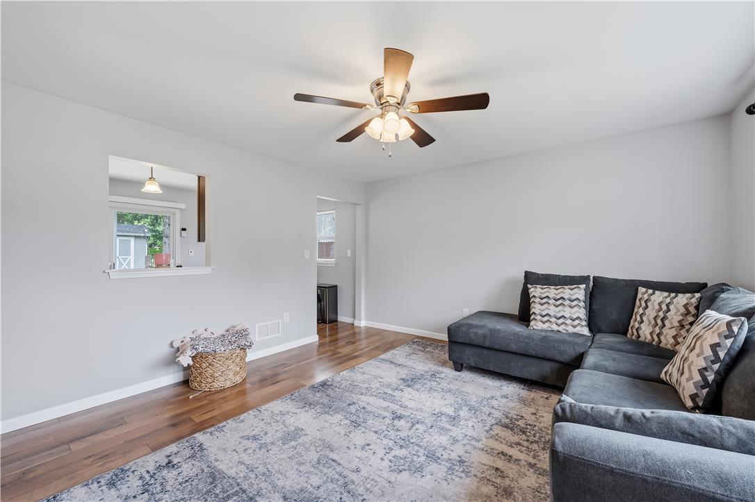 1322 W Rosemont Drive