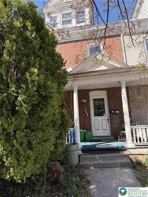Photo of 233 E Goepp St, Bethlehem, PA 18018 (MLS # 773756)